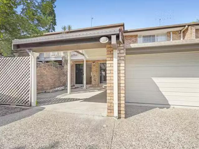 8/9 Eady Avenue, Broadbeach Waters, QLD 4218