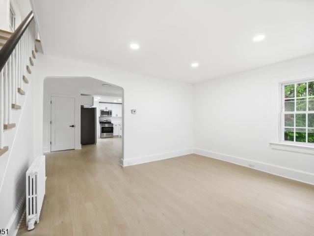 89 High St