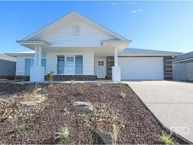 89 Jumbuck Drive, Gobbagombalin House for rent Listed by Leas.