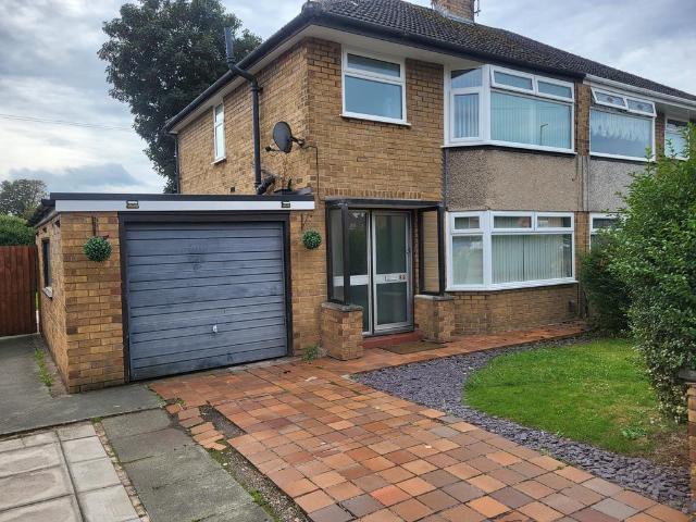89 Rossmore Road West 3 bed semi detached house to rent £1,100 pcm £254 pw