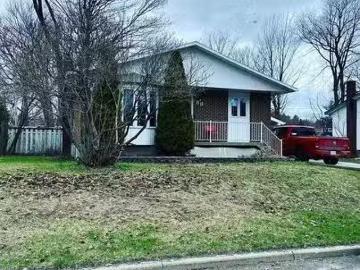 89 Rue Des Colibris, Lachute, QC, J8H 3Z7 house for sale Li.