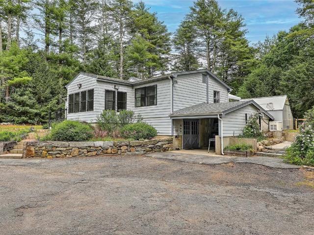 89 Skunk Hill Road