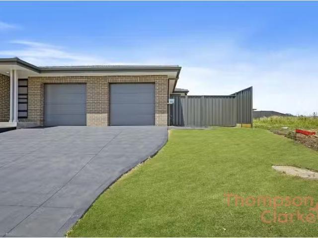 89A Springfield Drive, NSW, Lochinvar House for rent Listed b.