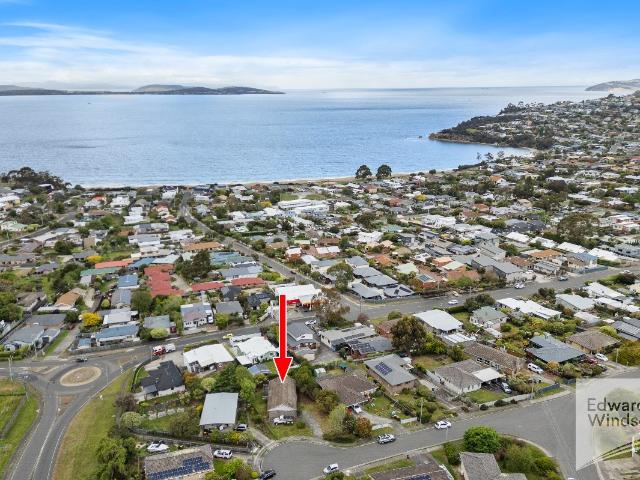 8 Murlali Court Blackmans Bay 7052 Australia Edwards Windsor