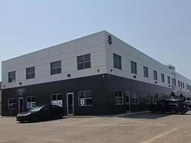 8 Myrtle Street, Stratford, PE, C1B 1P4 commercial for lease.