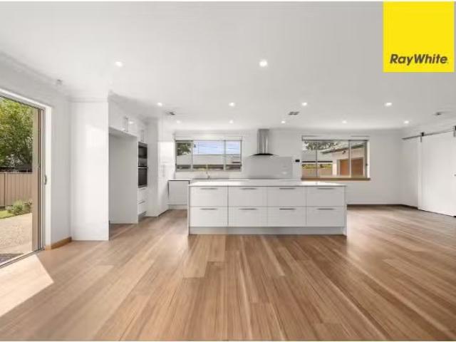 8 Macalpine Close, MCKELLAR House for rent Listed by Octavia.