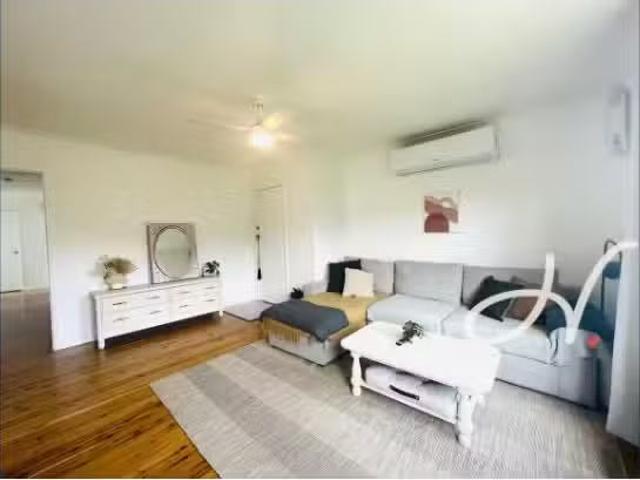 8 Mallee Street, Gateshead House for rent Listed by Ronan For.