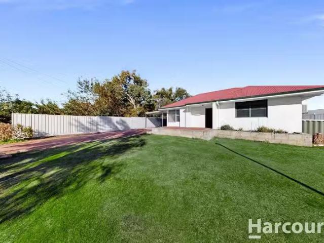 8 Maltarra Place, NOLLAMARA, WA 6061 House for Rent