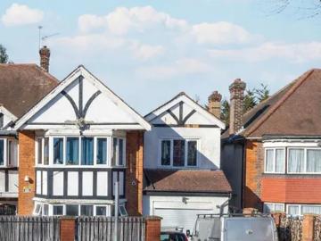 8 Manor House Drive, Brondesbury Park, London, NW6 7DF, United Kingdom | 7 bed house for rent #166028108 | Rentberry