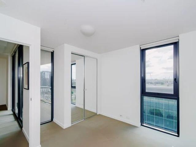 8 Marmion Place, Melbourne