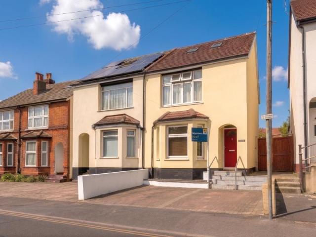 8 Maybury Hill, Woking GU22 4 bed semi detached house to rent £2,350 pcm £542 pw