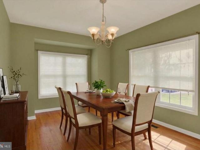 8 Meadowood Place