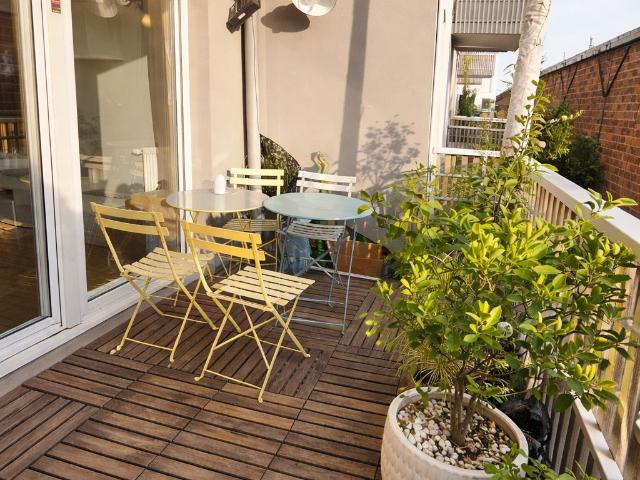 8 min walk to Metro Line 11 – Exceptional Apartment with 40m² Private Garden – Ideal for Corporate Stays