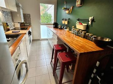 8 min walk to Metro Line 11 – Exceptional Apartment with 40m² Private Garden – Ideal for Corporate Stays