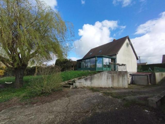 8 mn de Beauvais, Beau pavillon sur sous sol total !