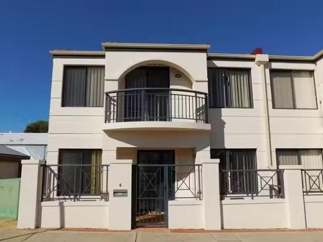 8 Moorgate Court, Joondalup, WA 6027