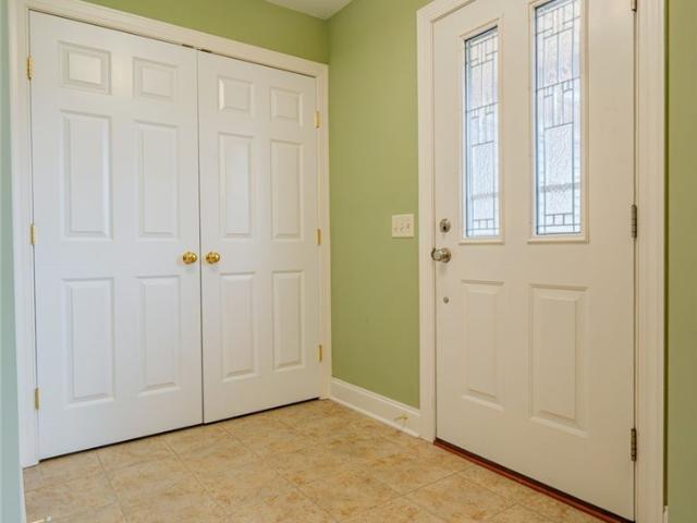8 Nicholas Lane