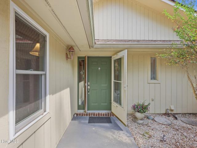8 Niblick Court