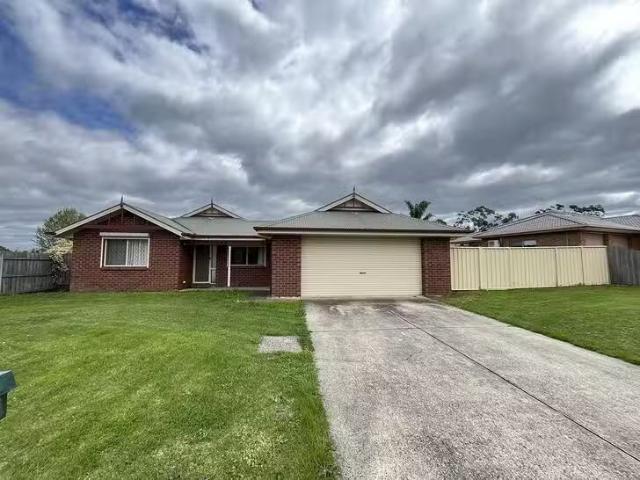 8 Oak Avenue, Traralgon, VIC 3844