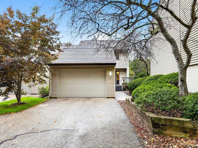 8 Oak Grove Drive