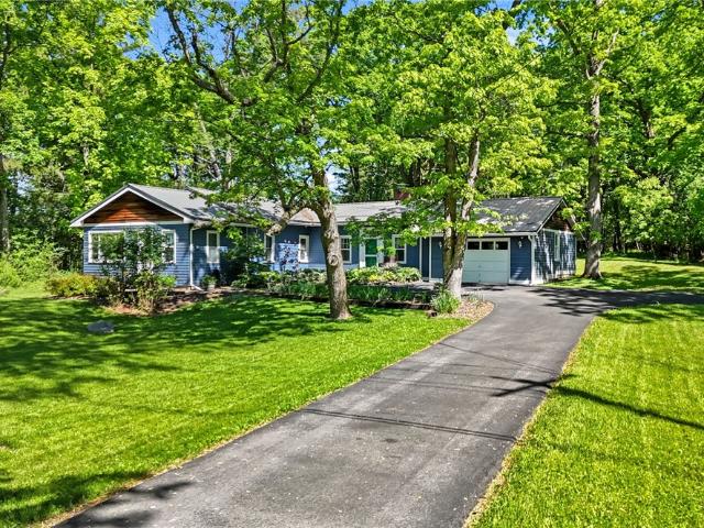 8 Oakcrest Road
