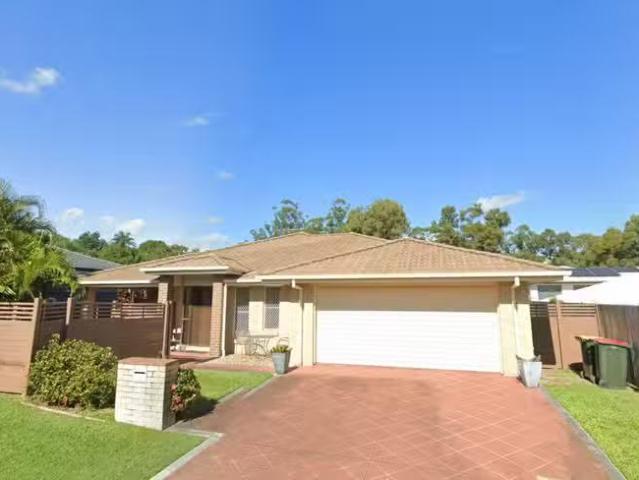 8 Olsen Crescent, WAKERLEY, QLD 4154 House for Rent