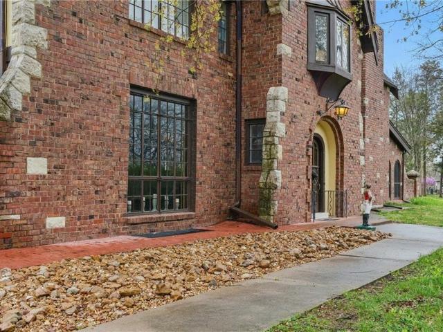 8 Orchard Pl, Excelsior Springs, MO