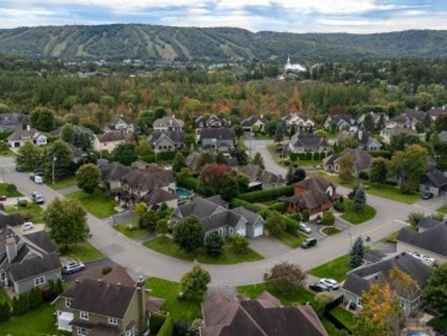 8 Av. Des Faucons, Saint Sauveur, QC, J0R 1R4 house for sale | Listing ID 12942 | Royal LePage