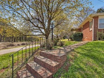 8 Abelia Drive