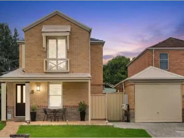 8 Acacia Court, Narellan Vale Townhouse for rent Listed by Le.