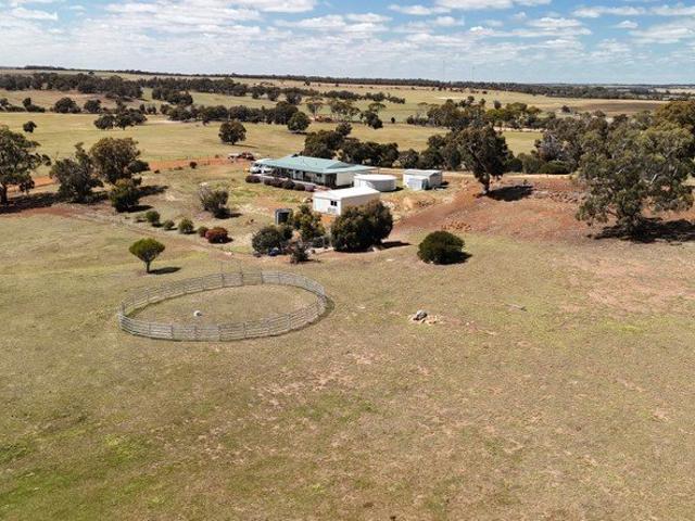 8 Acres of Peace, Privacy and Picture Perfect Rural Living