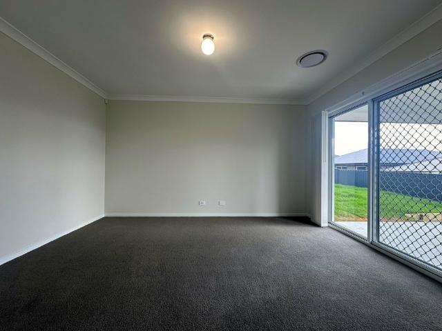 8 Agnes Place, Thirlmere
