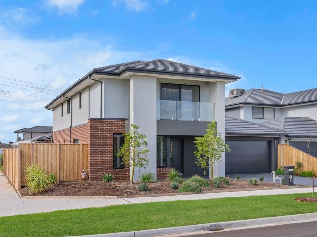8 Angelica CircuitFraser Rise VIC 3336, Australia