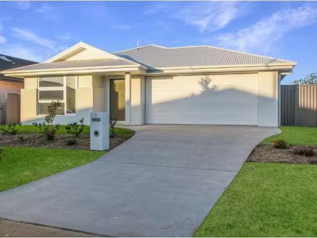 8 Aniseed Avenue, Port Macquarie House for rent Listed by Reb.