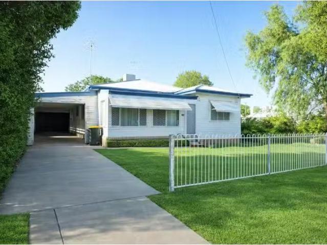 8 Anne Street, Moree House for rent Listed by Marygold Oliver.