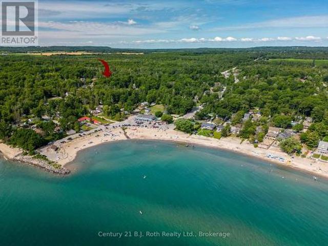 8 Arbor Road, Tiny, ON, L0L 2J0 house for sale | Listing ID S13565 | Royal LePage