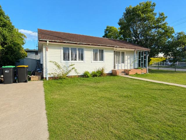 8 Armstrong St, Ashcroft