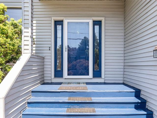 8 Ashley Drive