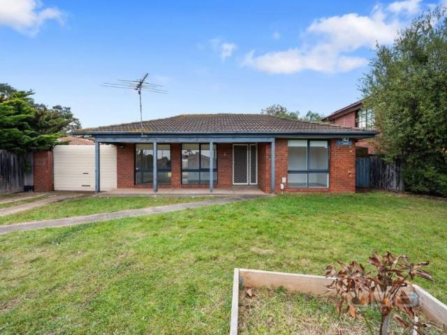 8 Asquith Place, Melton West