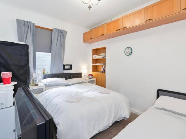 8 Burdiehouse Road, City of Edinburgh, EH16 6PN, United Kingdom | 1 bed house for rent #171946242 | Rentberry