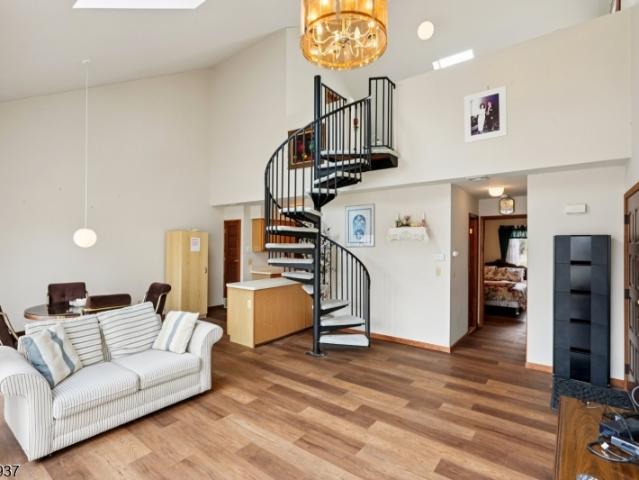 8 Baily Bunion Ct # 2