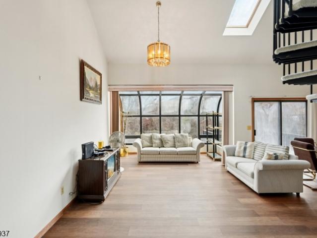 8 Baily Bunion Ct, Unit 2, Vernon, NJ 07462 | MLS #4015