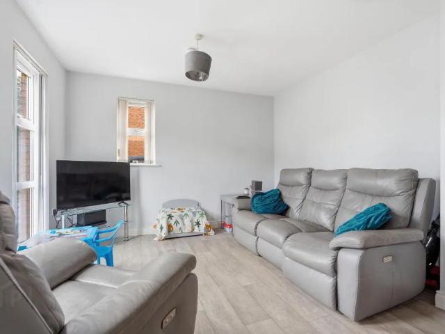 8 Balmoral Square, Bangor, BT19 7XL