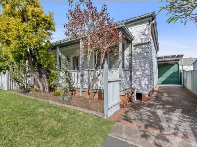 8 Bala Road, Adamstown House for rent Listed by Elouise Larki.