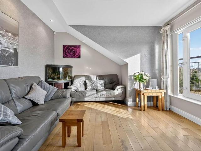 8 Baronscourt Manor, Carryduff, Belfast, BT8 8FF