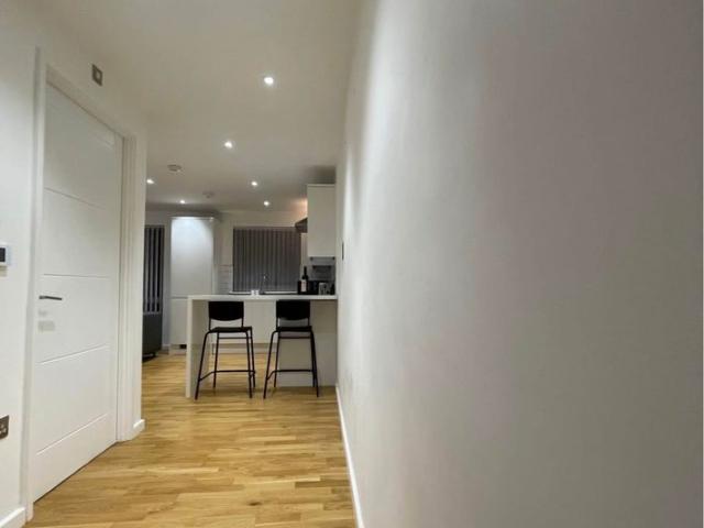 8 Bath Road, Slough SL1, 2 bed flat to rent, £2,000 pcm | PrimeLocation