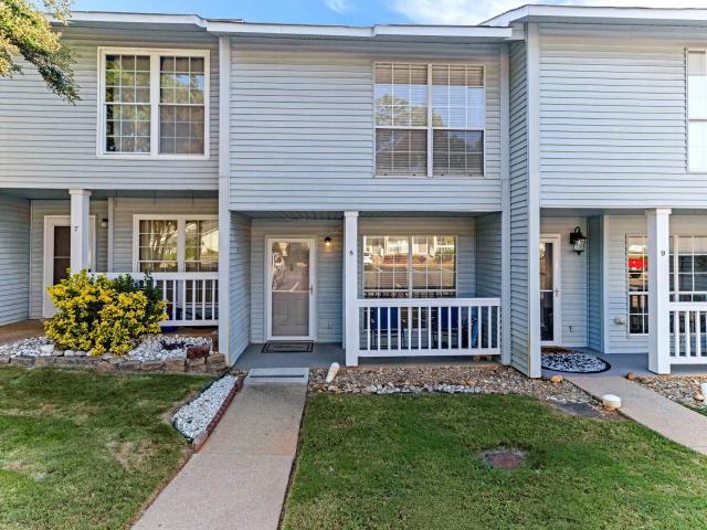 8 Bear Grass Court