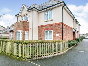 8 Beaulieu Court, 8 Beaulieu Avenue. 2 bed flat to rent £1,285 pcm £297 pw