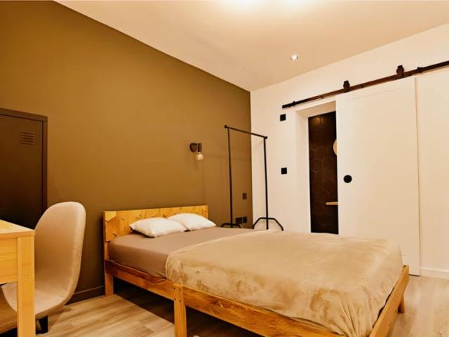 8 Bed 8 Bath