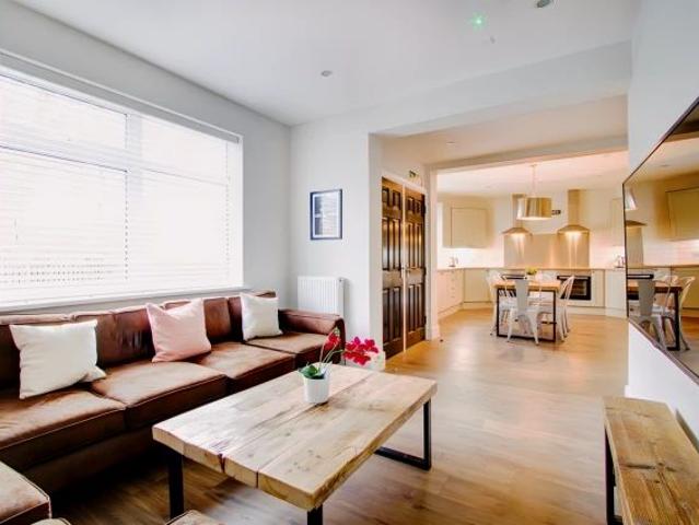 8 Bed 2 Bath